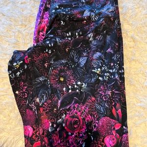 Gently worn Lululemon Fast and Free 28 inch floral leggings